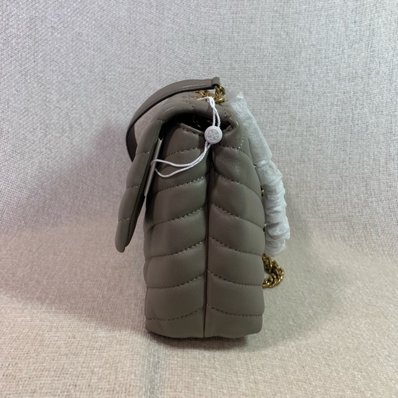 NEW Tory Burch Kira Chevron Gray Heron Leather Small Shoulder Bag/Crossbody Bag - Picture 5 of 16